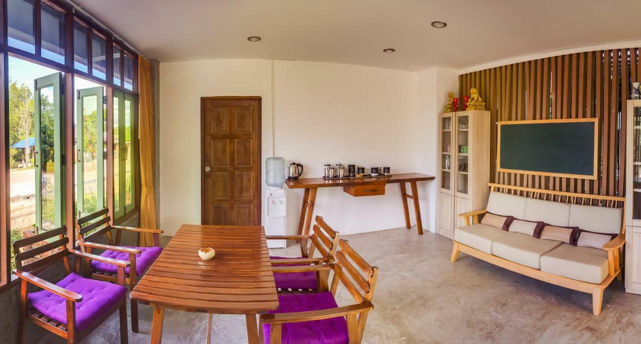 Tonmai Suites