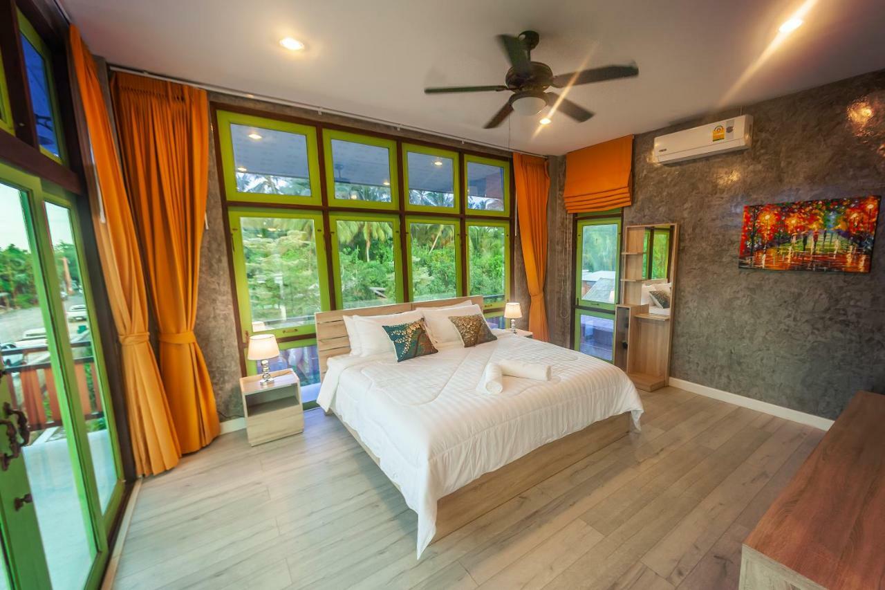 Tonmai Suites 2*