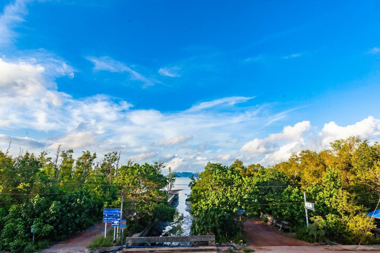 Tonmai Suites Guest house