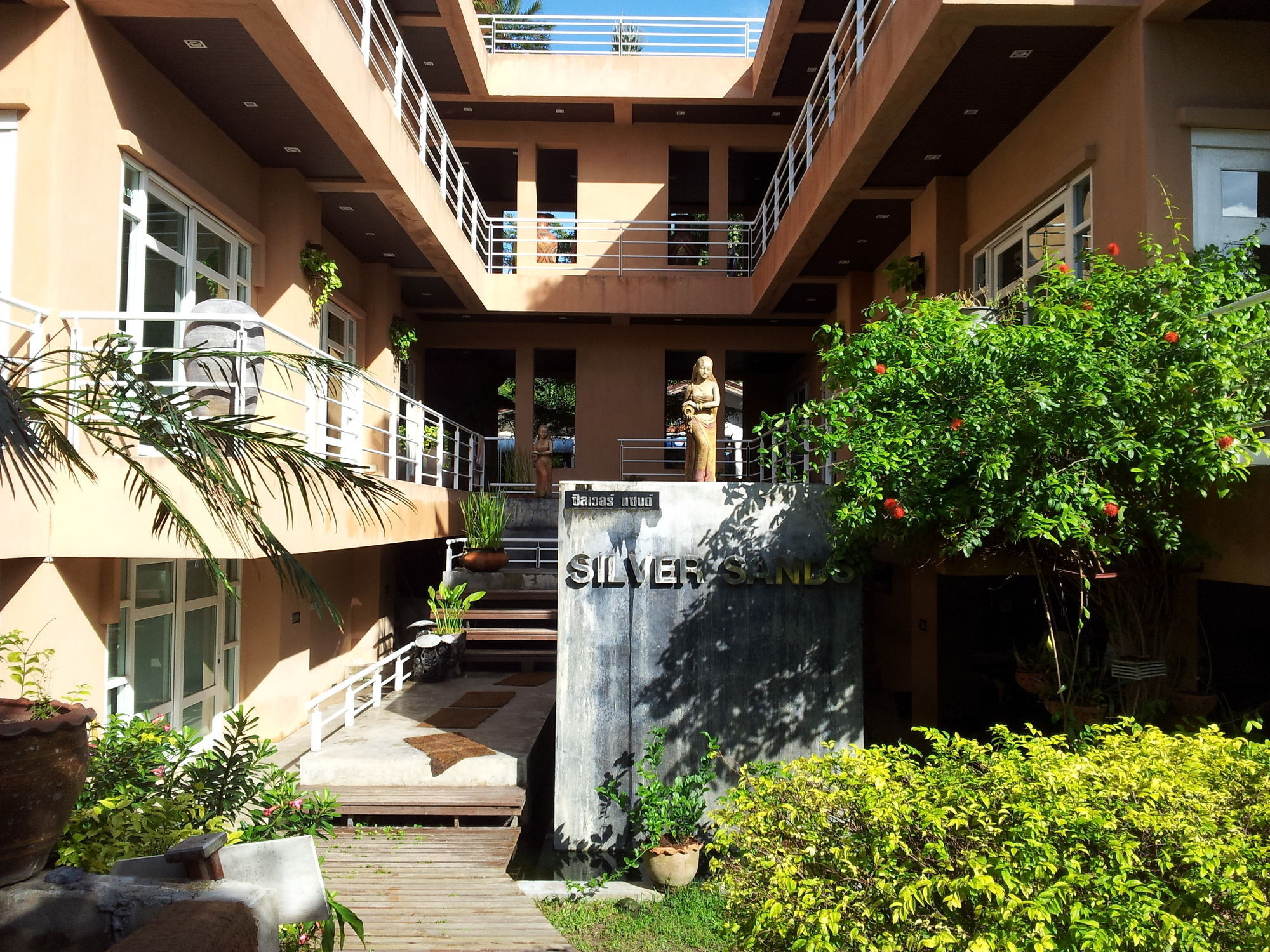 Silver Sands 2*