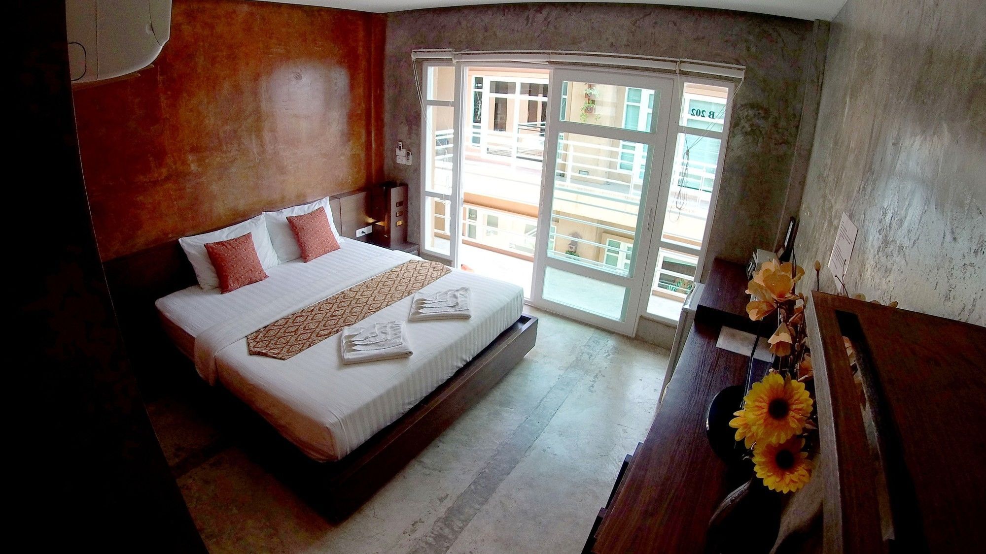 Silver Sands Hotel