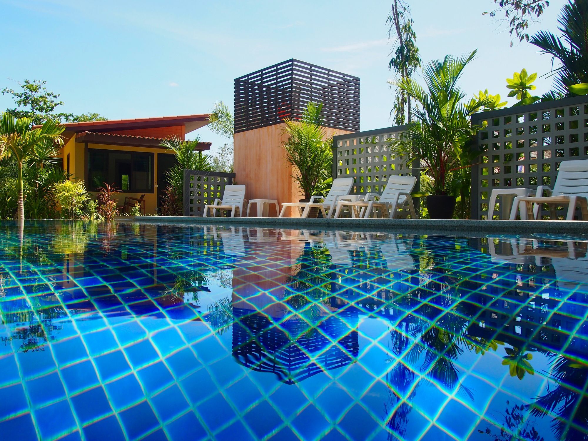 At Bangsak 3* Khao Lak