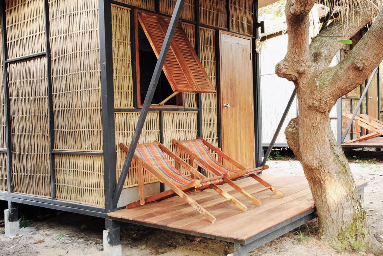 Little Hut 3*