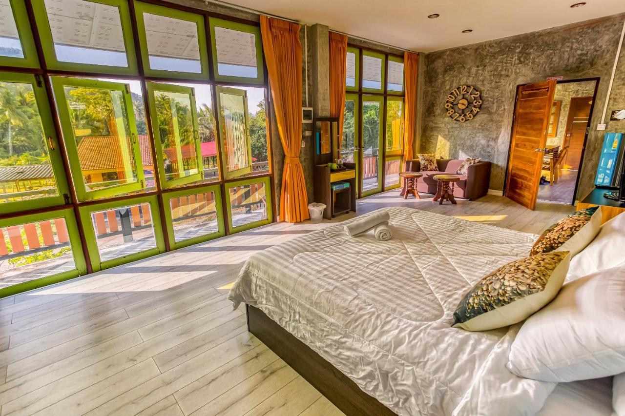 Tonmai Suites