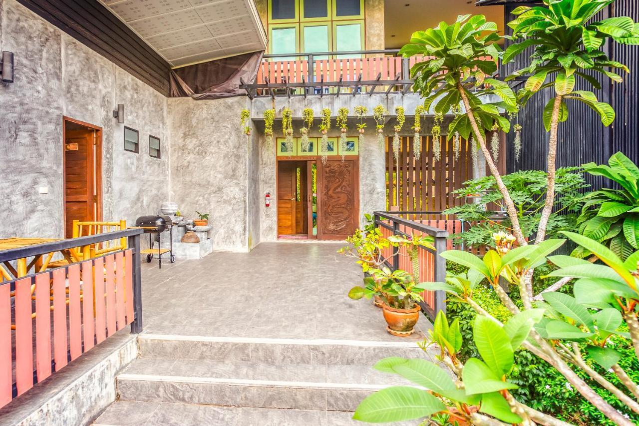 Tonmai Suites