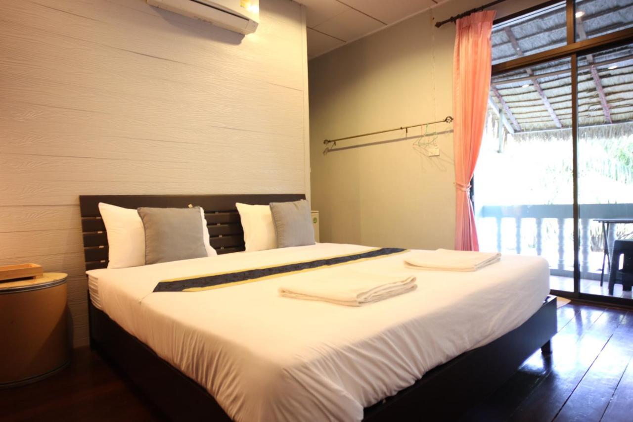 Guest house Marina Hut