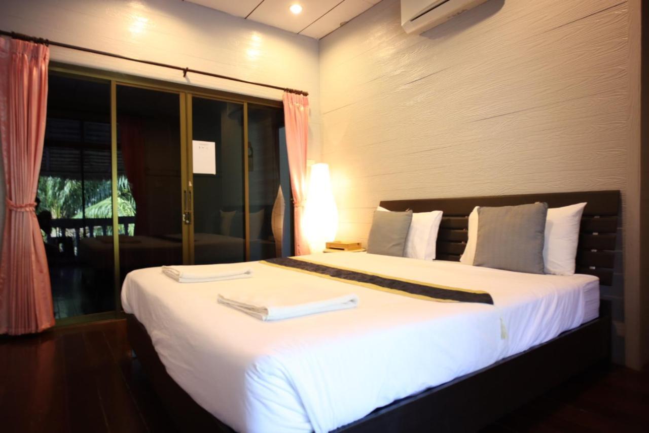 Guest house Marina Hut