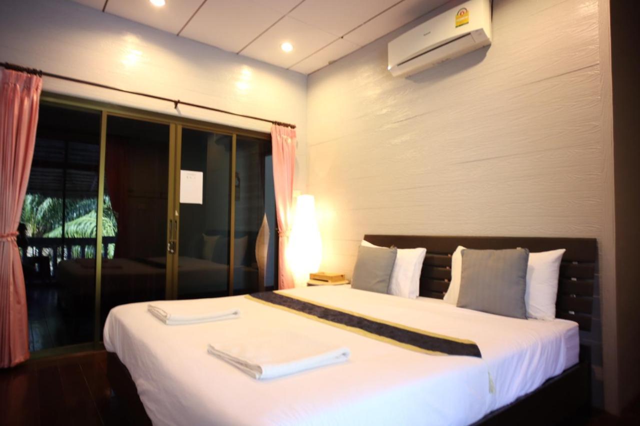 Guest house Marina Hut 2*