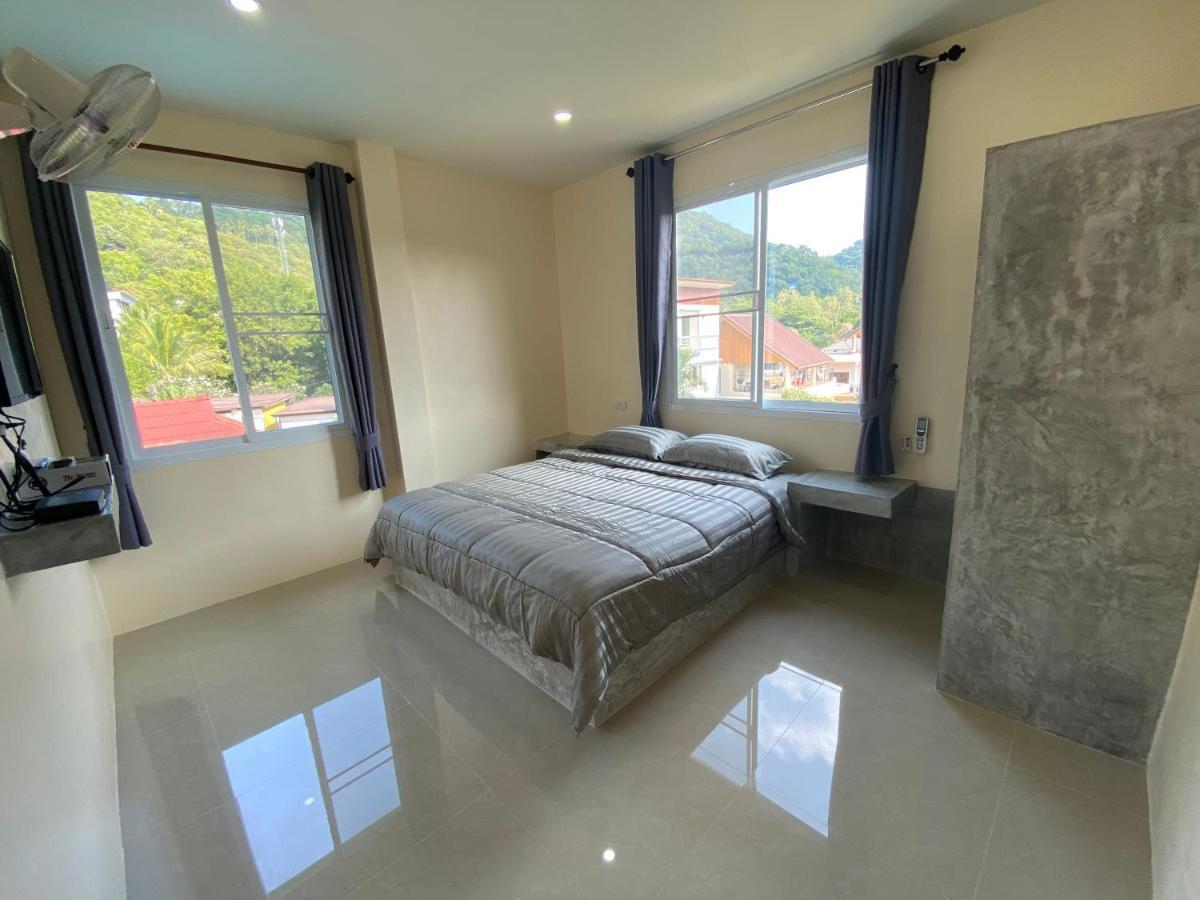 Budchui * Koh Tao