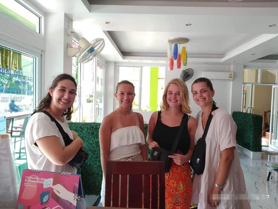 Lucky House Hostel *