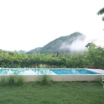 Hi-Scene Resort