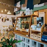 Pine Cafe\'&Bed