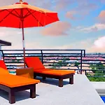Chatkaew Hill And Residence