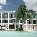 Platinum Hotel