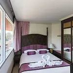 Methavalai Hotel