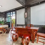 Oyo 929 100 Boutique Hotel