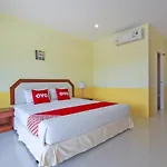 Oyo 75361 Phuket Airport Sonwa Resort