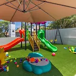 Cozy Villa Tawan Close To Beach
