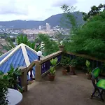 Oyo 851 On Hill Residence Patong