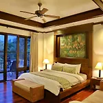 6 Bedroom Seaview Villa With Pool