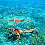 Daya Beach, Lipe Local