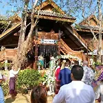 Ruen Thai Rim Haad