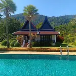 Gardenia Oceanfront Villa