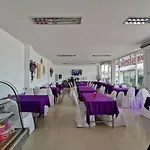 Phet Cha-Am Plaza And Resort