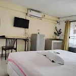 Baan Kaew Ruen Kwan