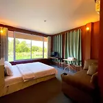 Thanalagoon Resort