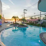 Golden Jomtien Beach Hotel