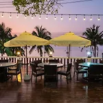 Rimlay Beachfront Pool Villa