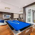 Rimlay Beachfront Pool Villa