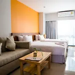 Crystal Jade Hotel