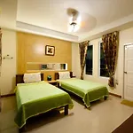 Baan Suan Resort Juree Punsuk