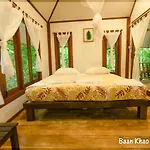 Baan Khaosok Resort
