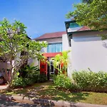 Jomtien Waree 4