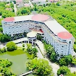 Hermitage Hotel Korat-Sha