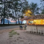 Blue Shore Cottage