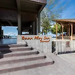 Baan Ploy Sea