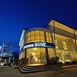 Riverside Hotel