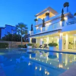 Villa 7Th Heaven Beach Front