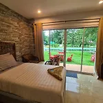 Phutawan Resort