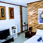 Number Six House For Up To 5 Guests With 2 Bedrooms