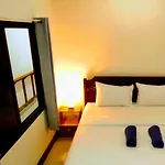 Number Six House For Up To 5 Guests With 2 Bedrooms