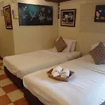 Baansuanleelawadee Resort Amphawa