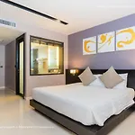✪✪✪✪✪ Patong Beachfront Studio Rooftop Pool Skybar
