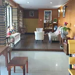 Little Guest House Hotel