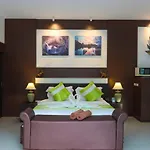 3Z Pool Villa And Hotel