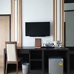 Swan Lake Hotel Sattahip